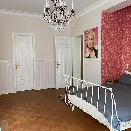 Hauptstadtluxus - Lichtverwohnte - 340 Qm - A47198 Semesterbostad